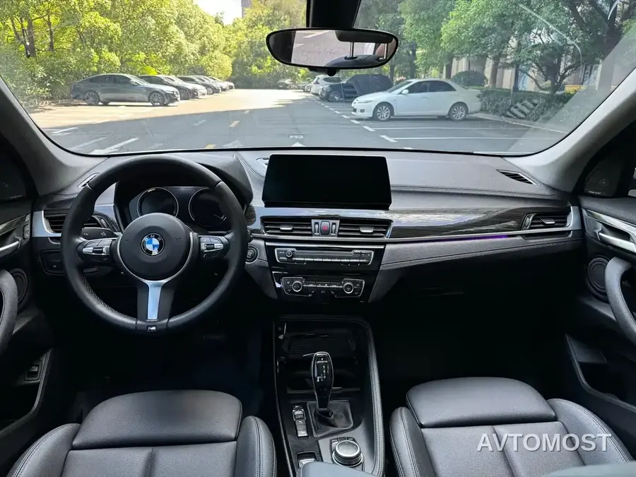 BMW X1 2022 xDrive25Li Premium