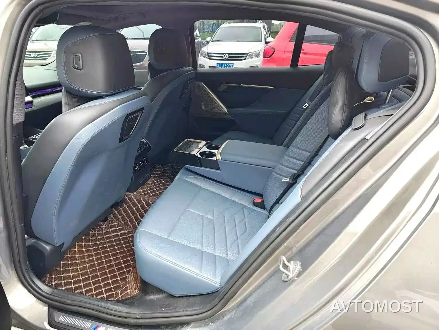 BMW 5 Series 2024 530Li Premium M Sport Package — фото 9