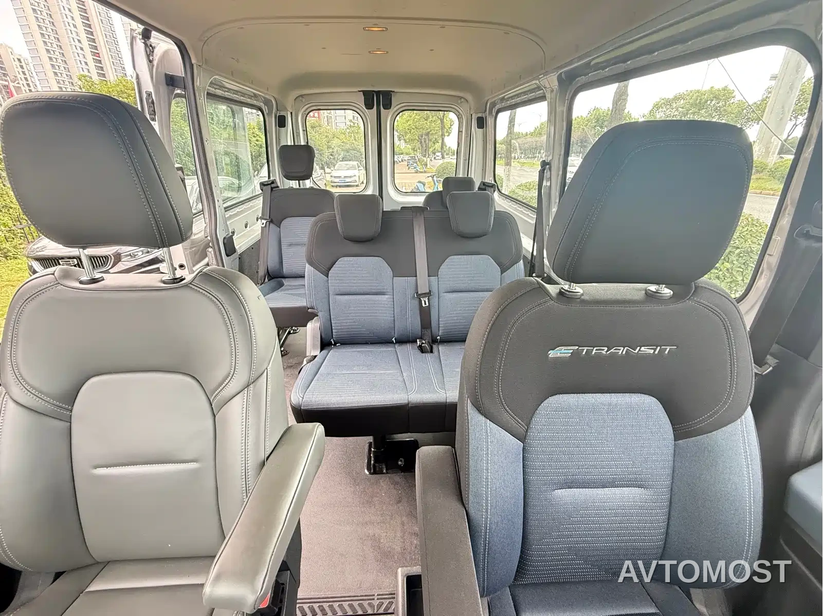 Ford E Transit 2024 Multi-Purpose Passenger Vehicle Medium Wheelbase Medium Roof 6-Seater 77.28kWh — фото 7