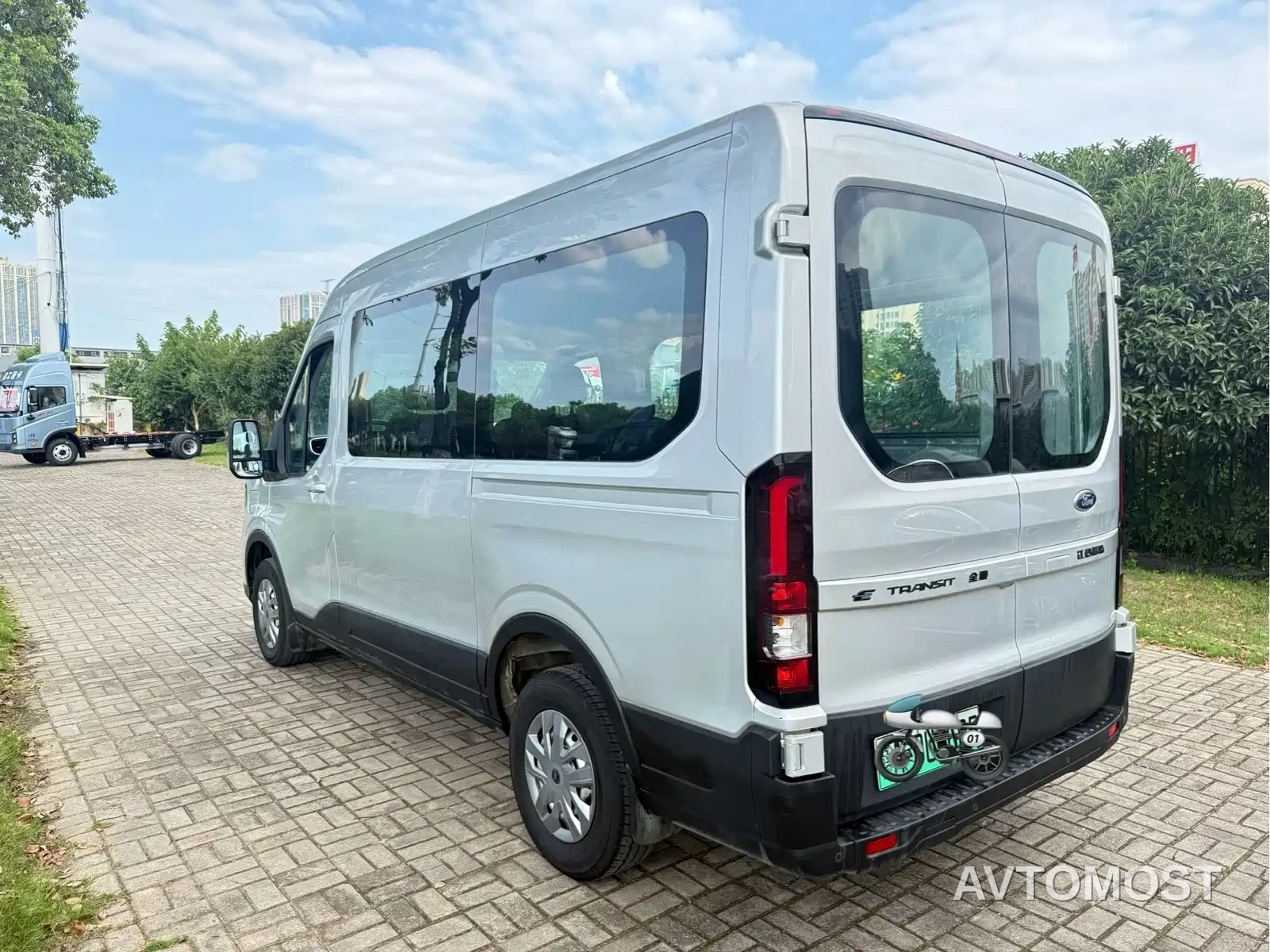 Ford E Transit 2024 Multi-Purpose Passenger Vehicle Medium Wheelbase Medium Roof 6-Seater 77.28kWh — фото 9