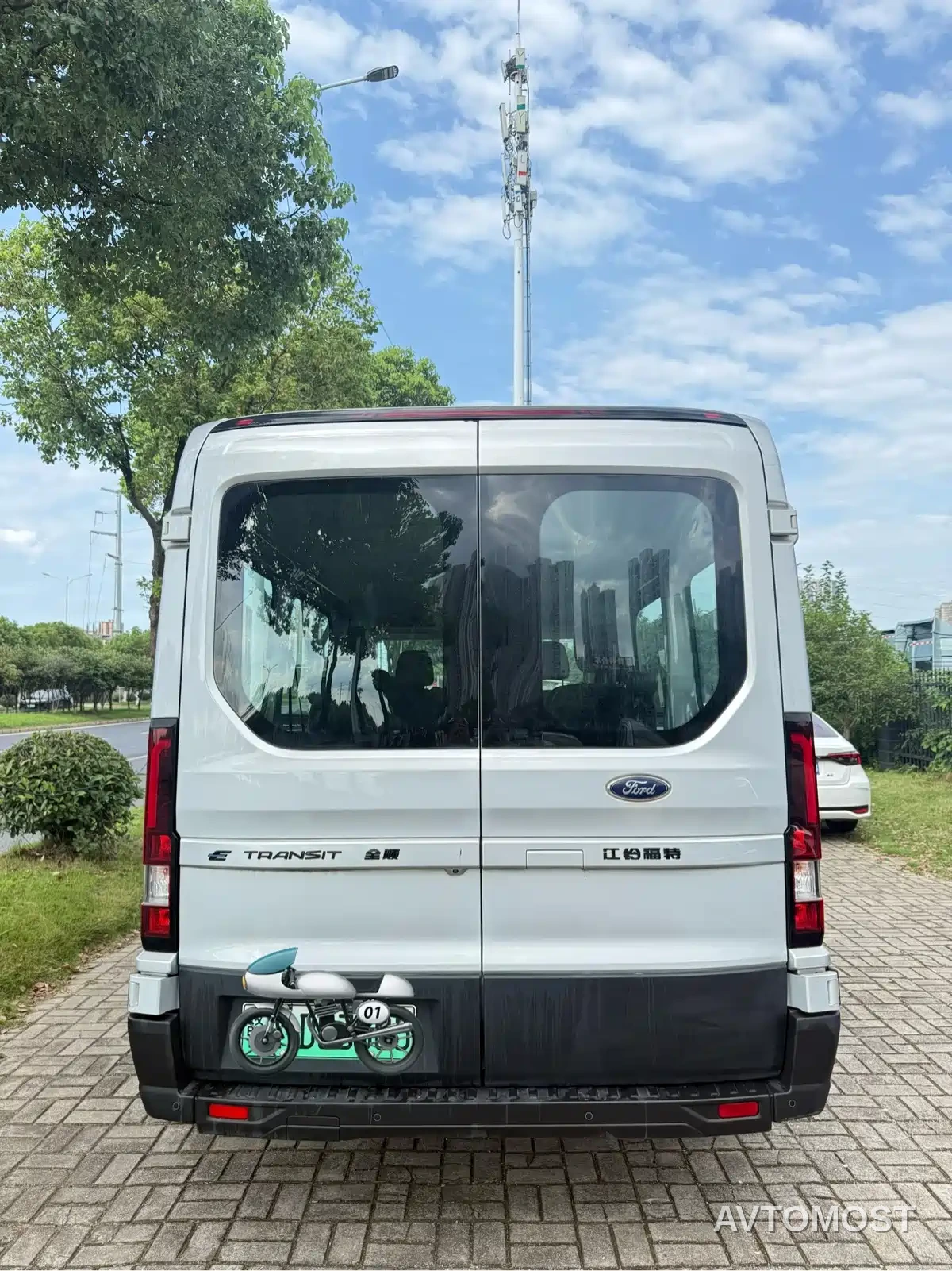 Ford E Transit 2024 Multi-Purpose Passenger Vehicle Medium Wheelbase Medium Roof 6-Seater 77.28kWh — фото 11