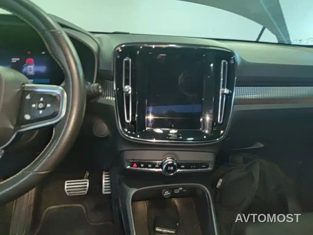 Volvo XC40 New Energy 2021 P8 EV AWD Elegant Sport — фото 13