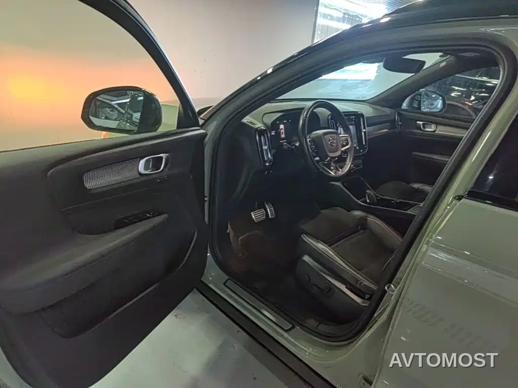 Volvo XC40 New Energy 2021 P8 EV AWD Elegant Sport — фото 16