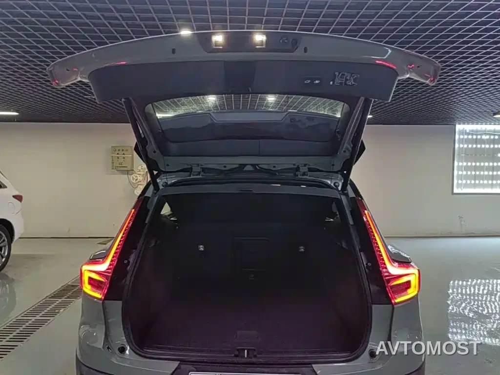 Volvo XC40 New Energy 2021 P8 EV AWD Elegant Sport — фото 19