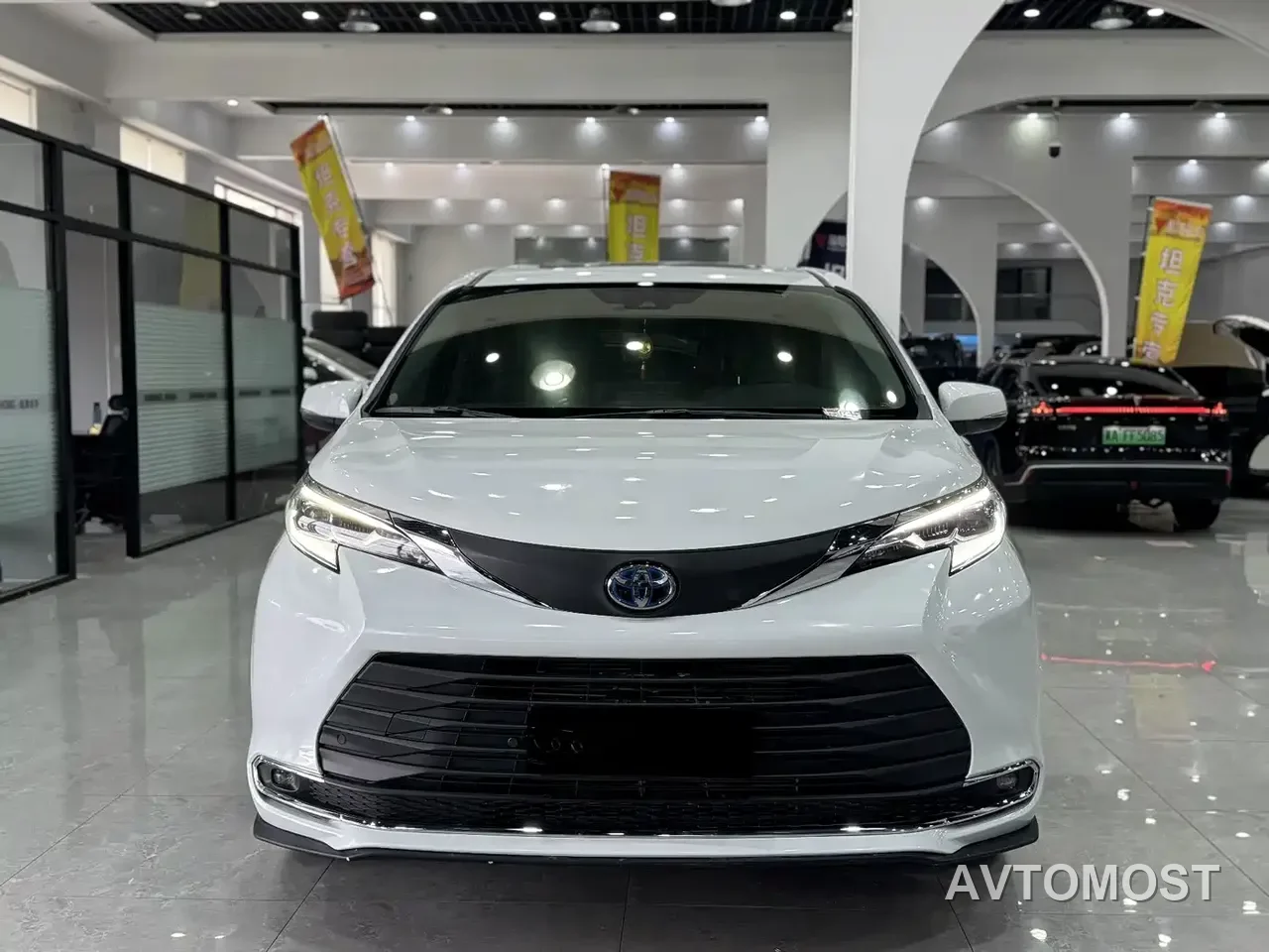 Toyota Sienna 2023 2.5L Hybrid Comfort Edition — фото 4