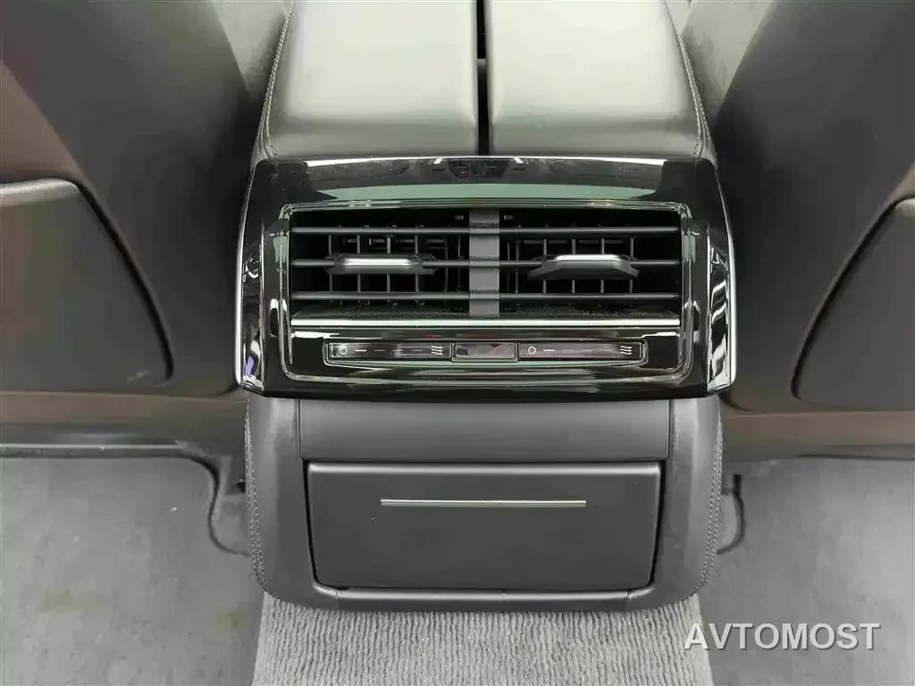Audi A8 New Energy 2022 A8L 60 TFSIe quattro Collector's Edition — фото 9