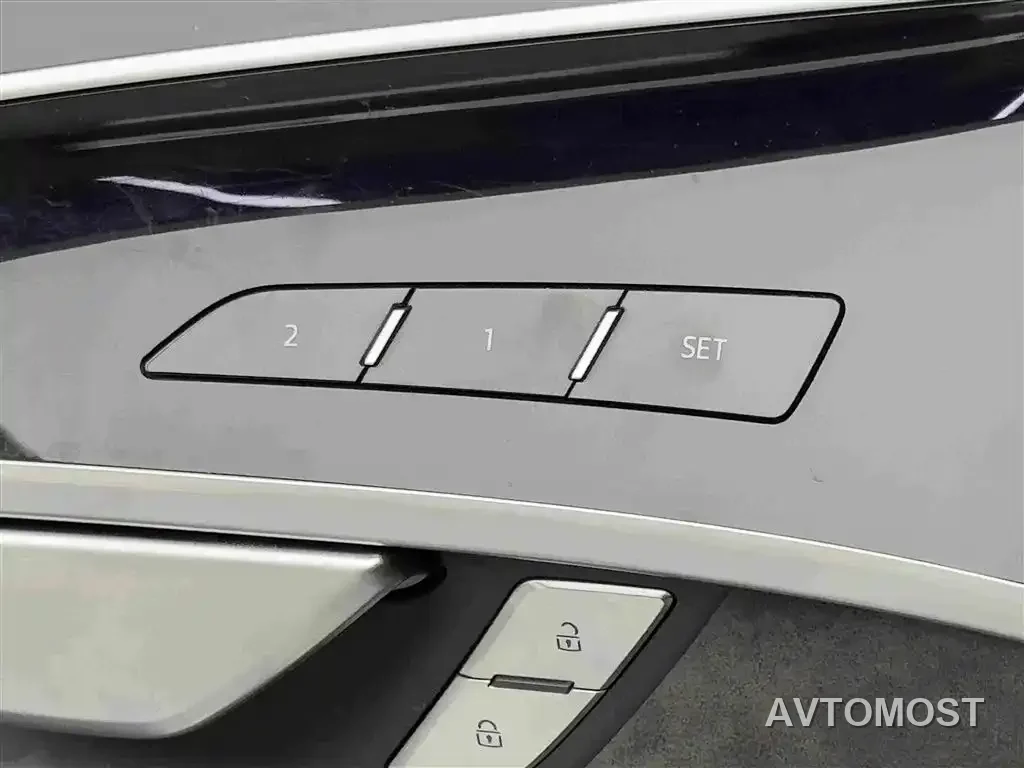 Audi A8 New Energy 2022 A8L 60 TFSIe quattro Collector's Edition — фото 15