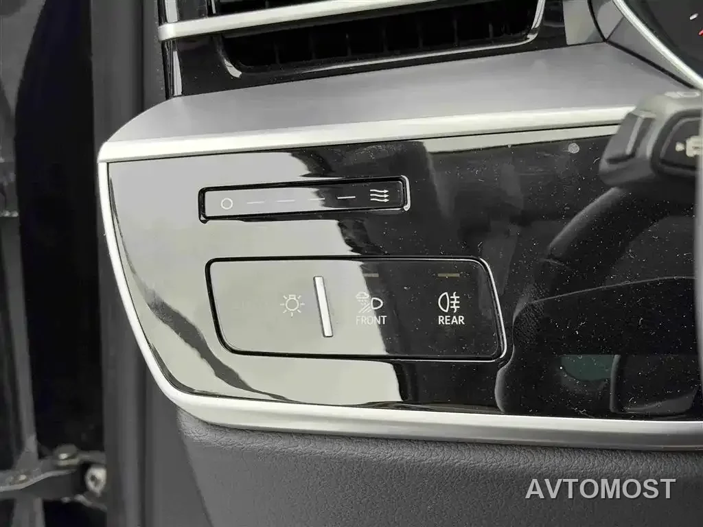 Audi A8 New Energy 2022 A8L 60 TFSIe quattro Collector's Edition — фото 16