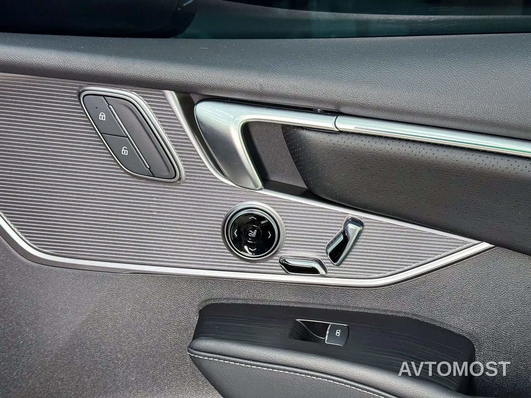Buick LaCrosse 2025 Platinum Avenir Edition — фото 13