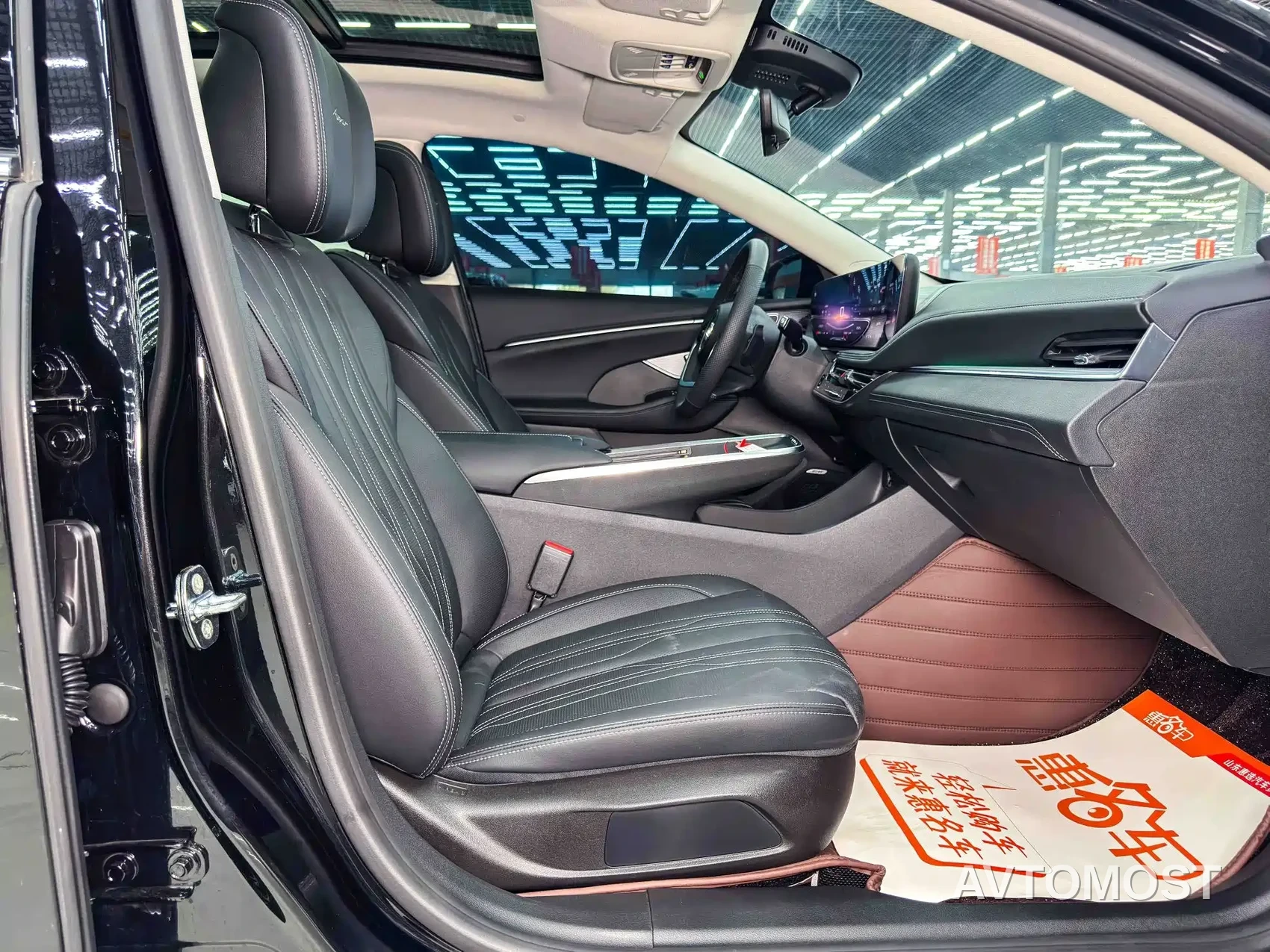 Buick LaCrosse 2025 Platinum Avenir Edition — фото 16