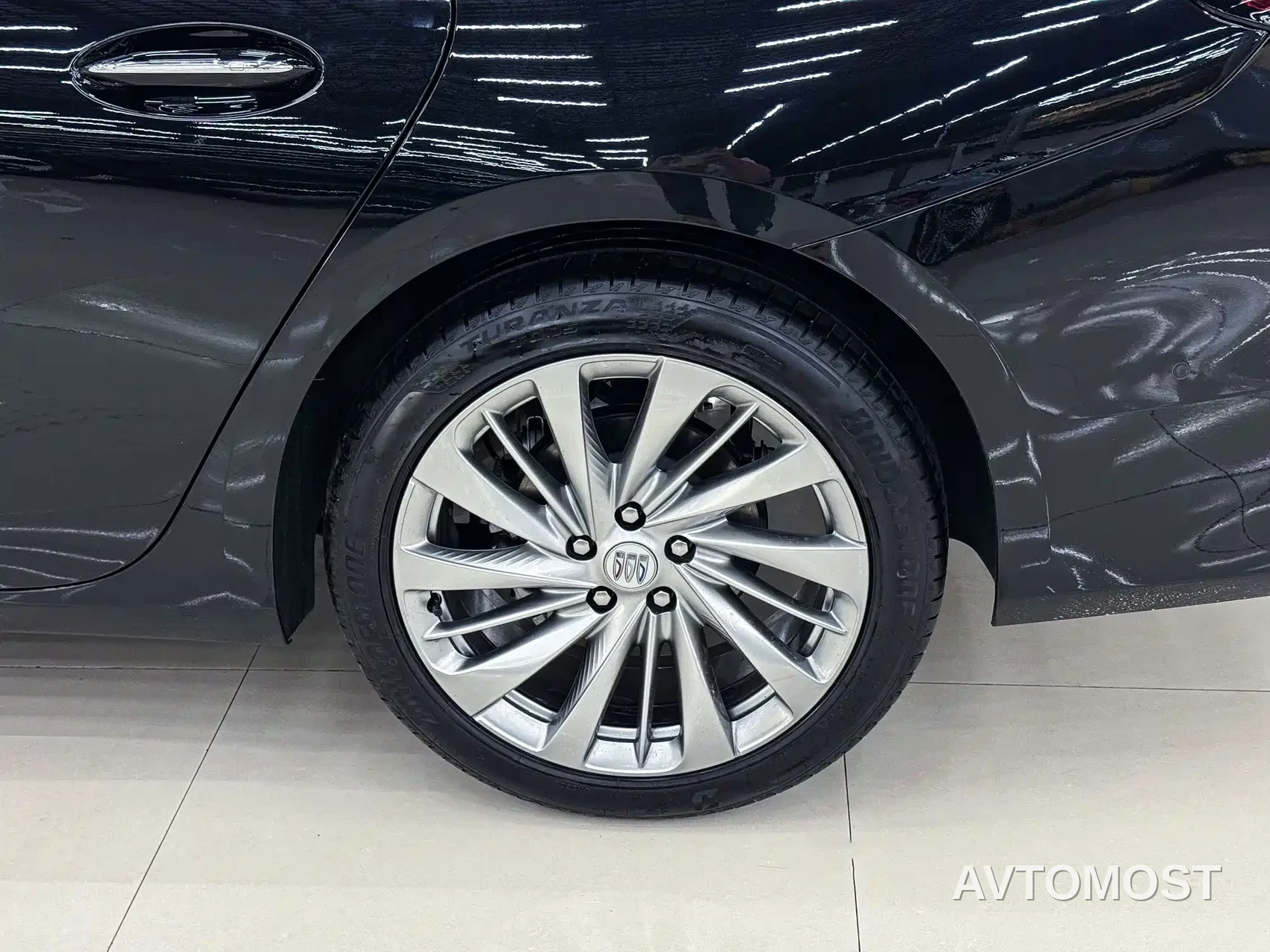 Buick LaCrosse 2025 Platinum Avenir Edition — фото 19