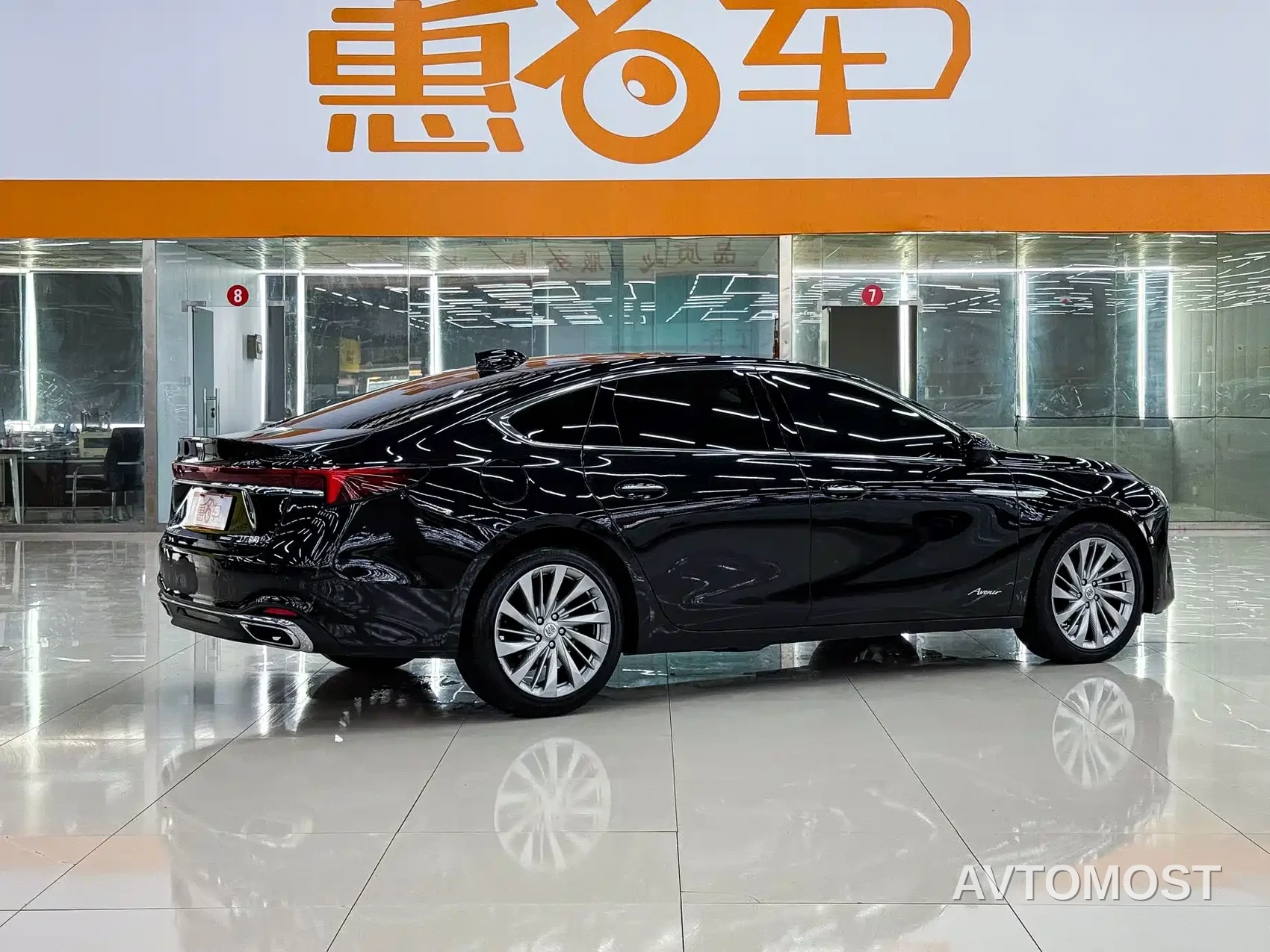 Buick LaCrosse 2025 Platinum Avenir Edition — фото 22
