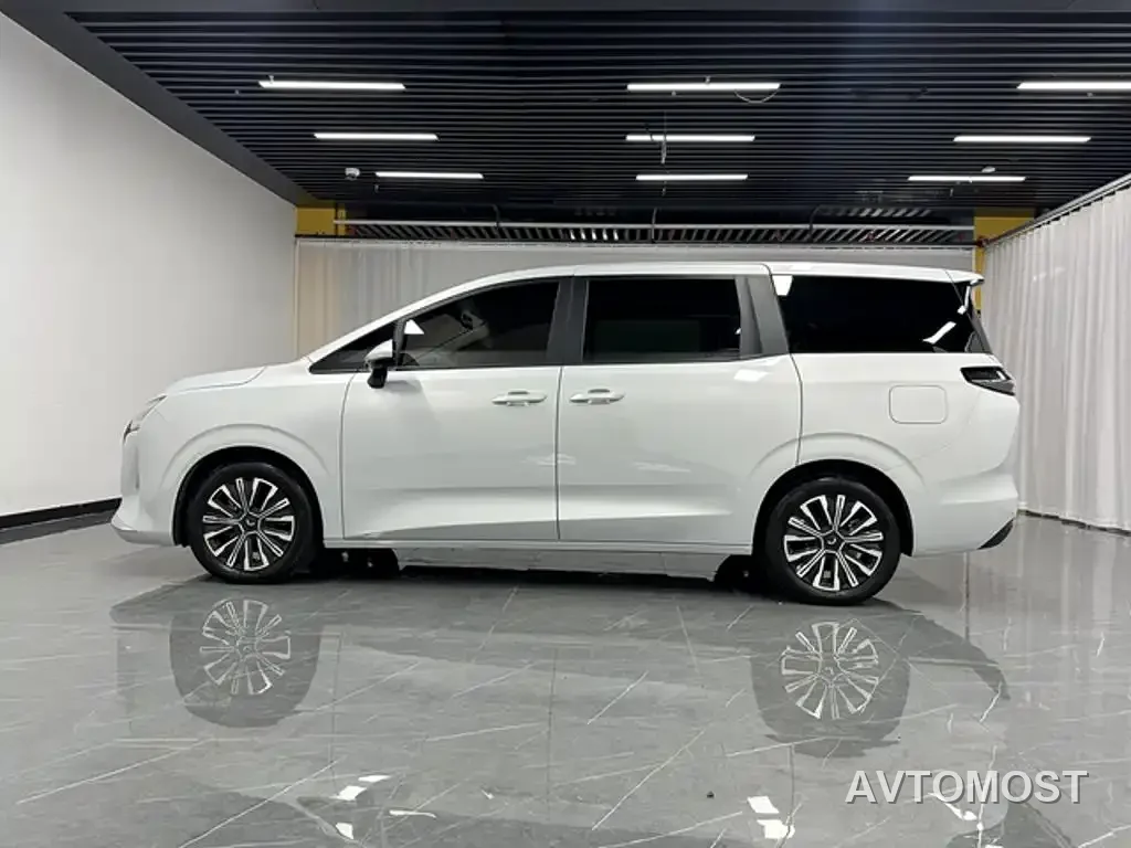 Wuling Motors Xingguang 730 New Energy 2025 Model Plug-in Hybrid Base Version — фото 2
