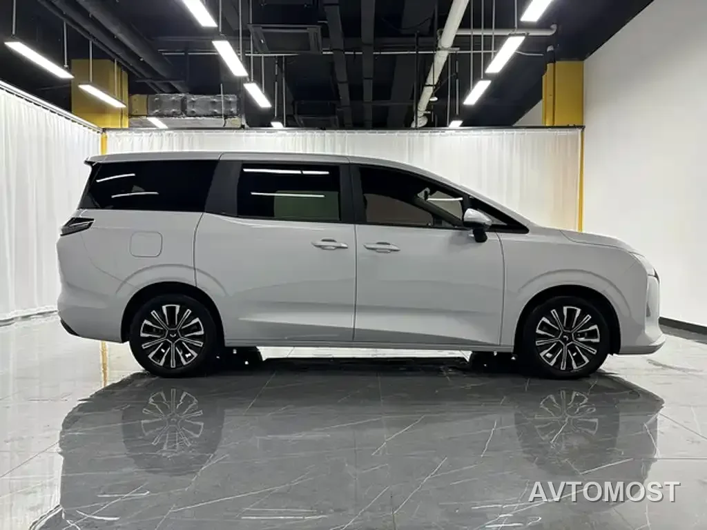 Wuling Motors Xingguang 730 New Energy 2025 Model Plug-in Hybrid Base Version — фото 3