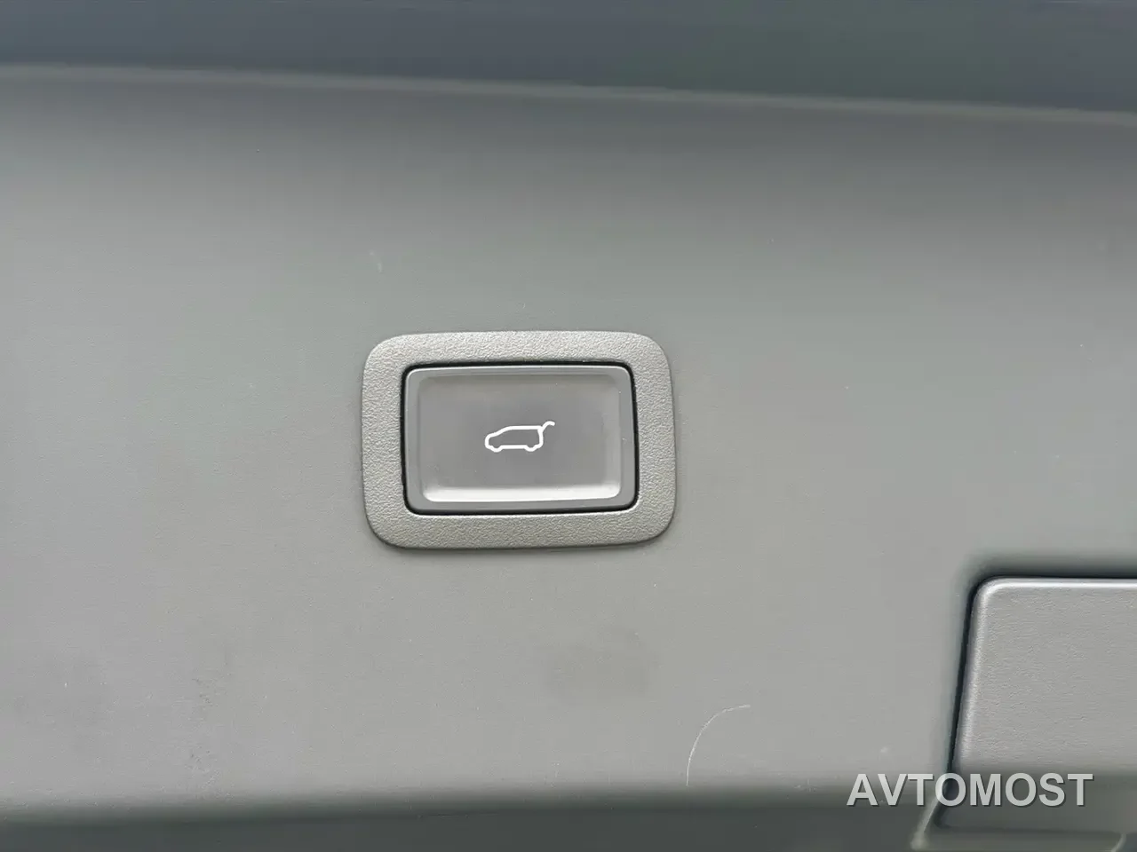 Hongqi HQ9 PHEV 2024 Model 2.0T AWD Business Edition — фото 20