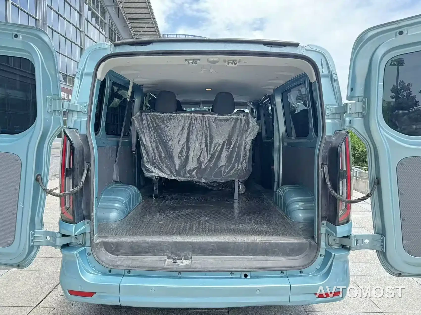 Foton Tuyano Big V New Energy 2024 Long Wheelbase Low Roof 7 Seater CATL 53.58kwh — фото 13