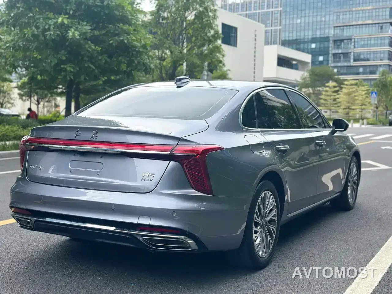 Hongqi H5 2023 1.5T HEV Smart Connect Flag Comfort — фото 10
