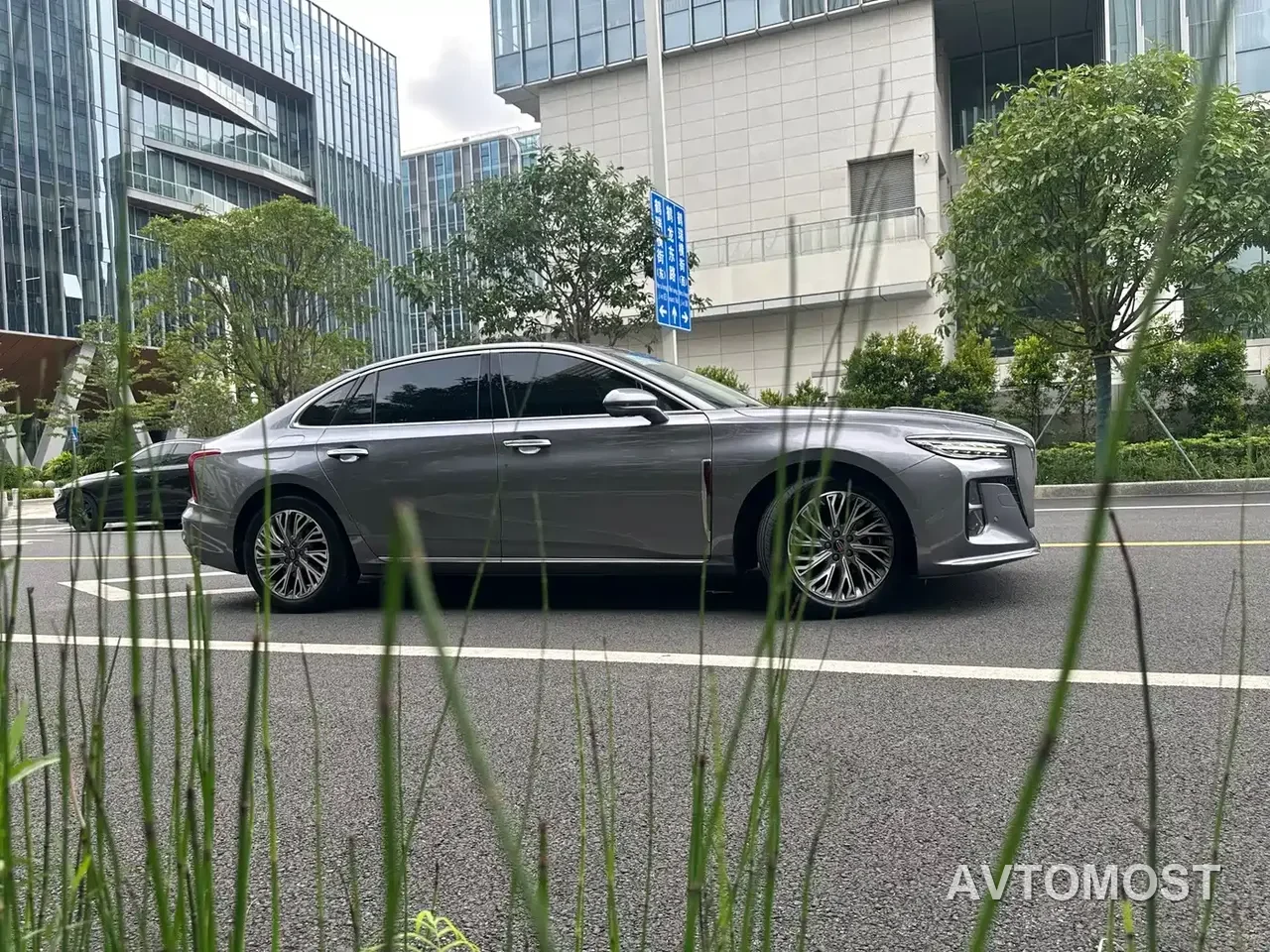 Hongqi H5 2023 1.5T HEV Smart Connect Flag Comfort — фото 3