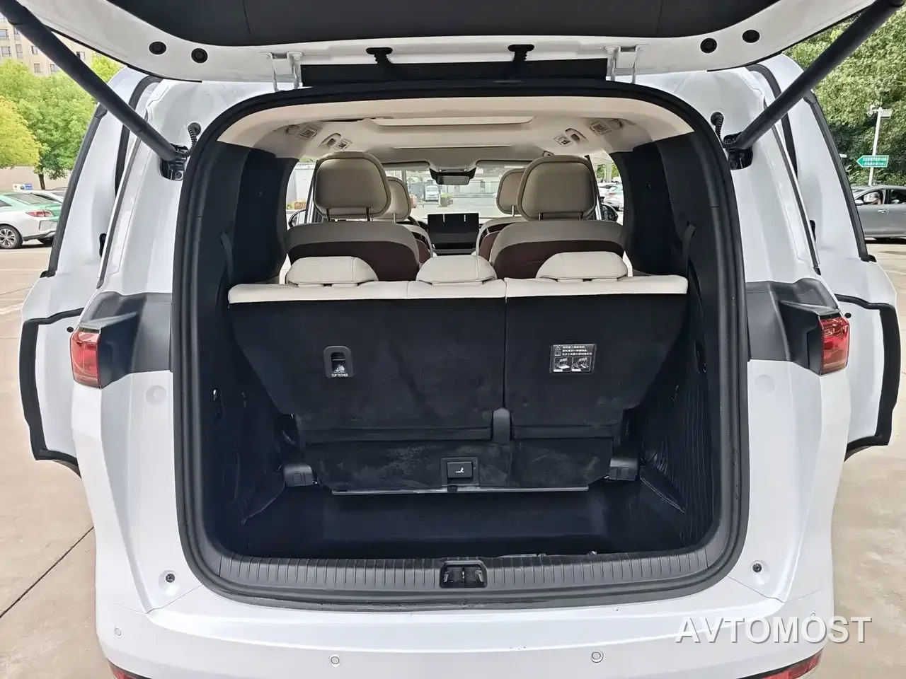 BYD Xia 2025 DM-i 1.5T 100km Surpass Edition — фото 10