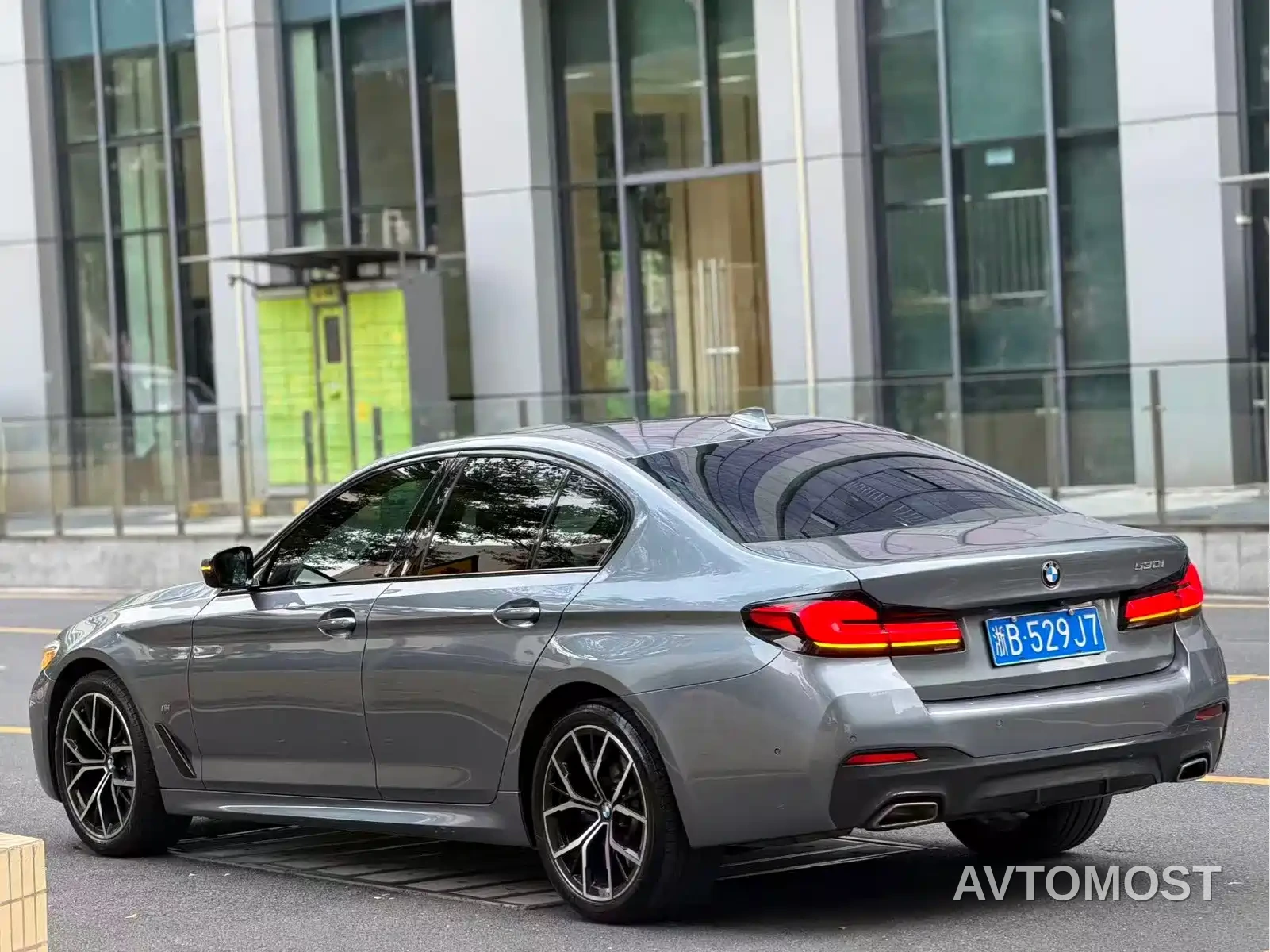 BMW 5 Series (Import) 2022 530i M Sport Package — фото 3