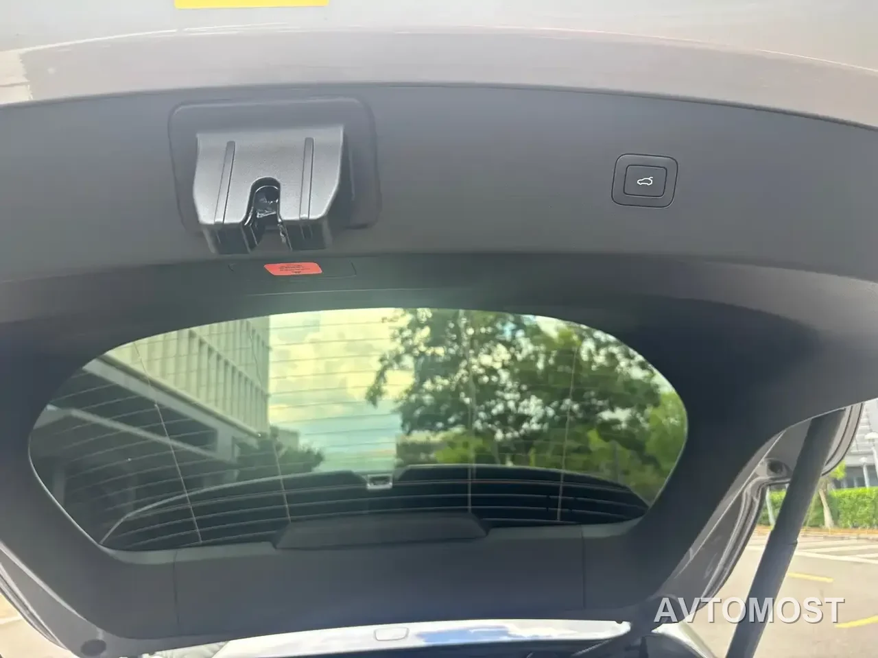 Xiaomi YU7 2025 Extended Range RWD Edition — фото 24