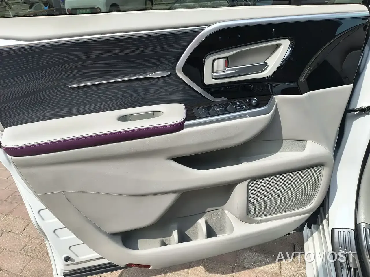 Huadong Business Van 2025 2.5L Hybrid High Roof Comfort — фото 7