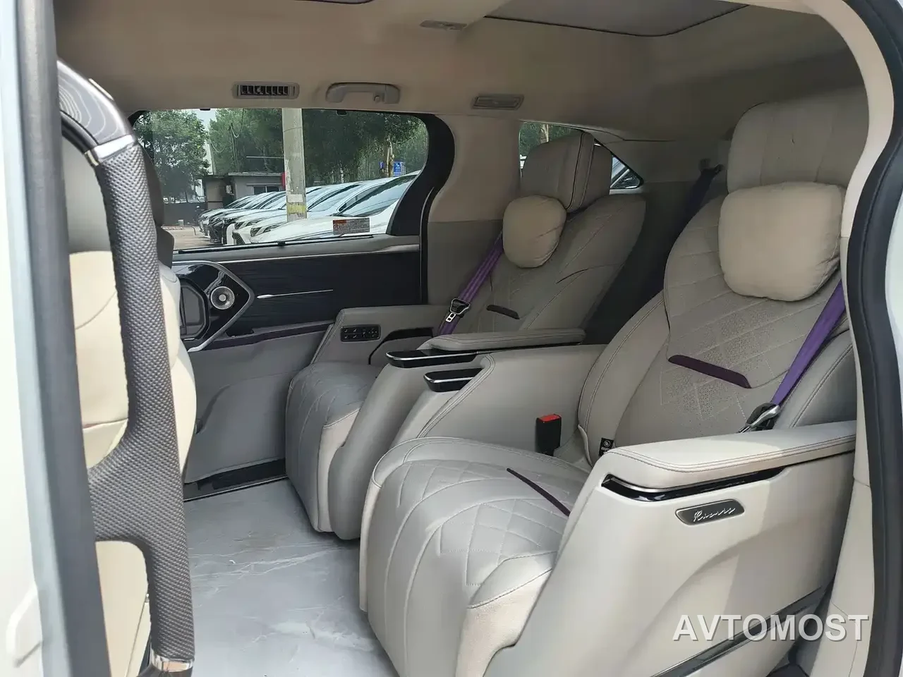Huadong Business Van 2025 2.5L Hybrid High Roof Comfort — фото 12