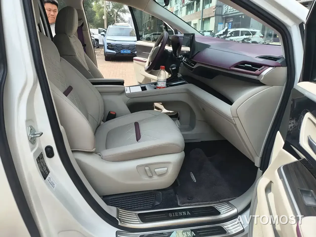 Huadong Business Van 2025 2.5L Hybrid High Roof Comfort — фото 14