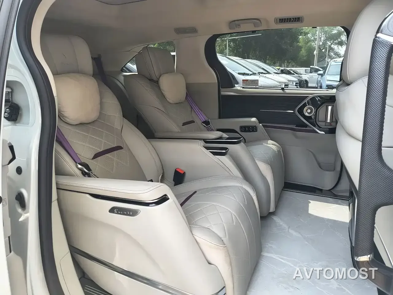 Huadong Business Van 2025 2.5L Hybrid High Roof Comfort — фото 16