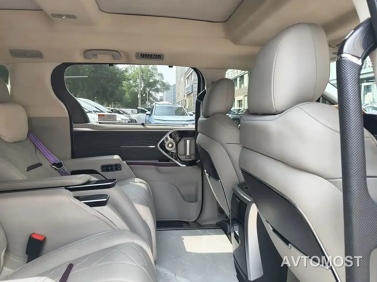 Huadong Business Van 2025 2.5L Hybrid High Roof Comfort — фото 17