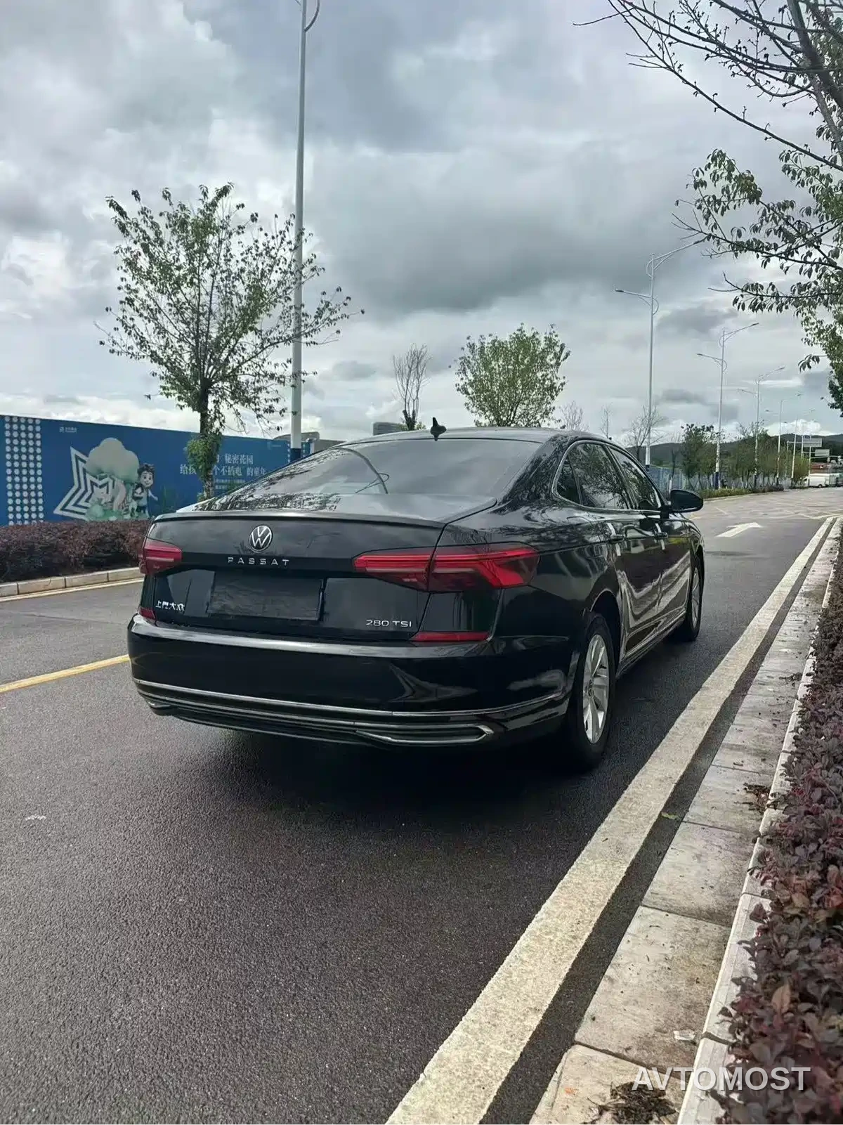Volkswagen Magotan 2023 2 Million Units Commemorative Edition 280TSI DSG Comfort — фото 9