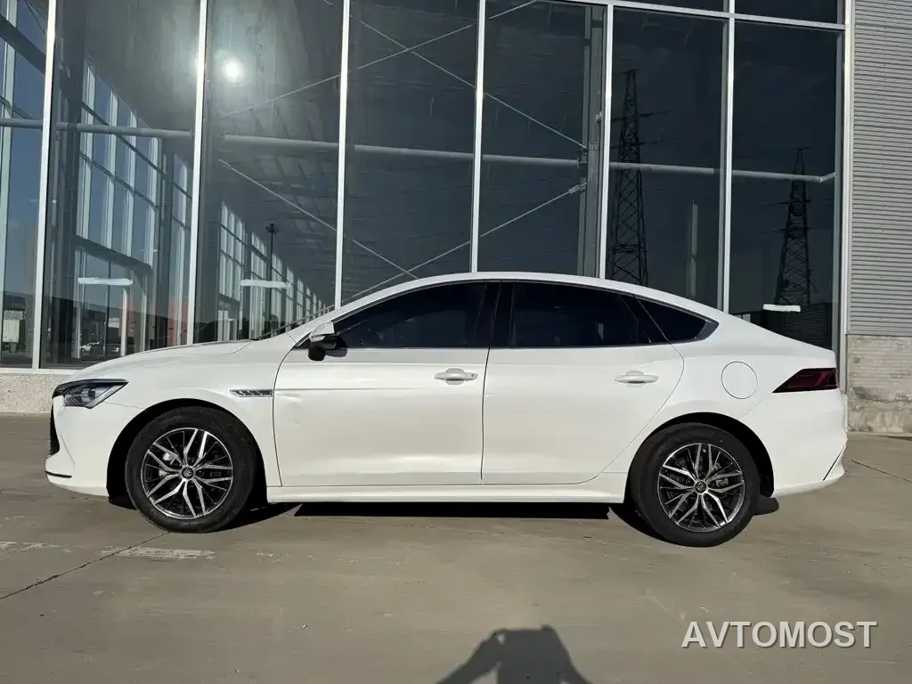 BYD Qin PLUS 2021 DM-i 55KM Flagship — фото 12