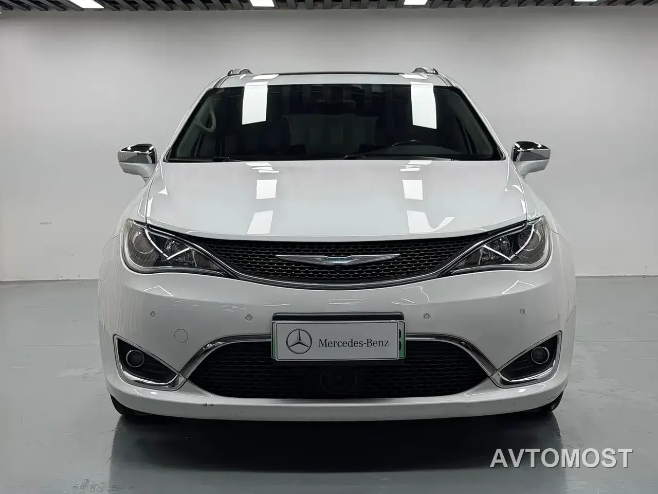Chrysler Grand Caravan PHEV (Import) 2019 3.6L Plug-in Hybrid — фото 1