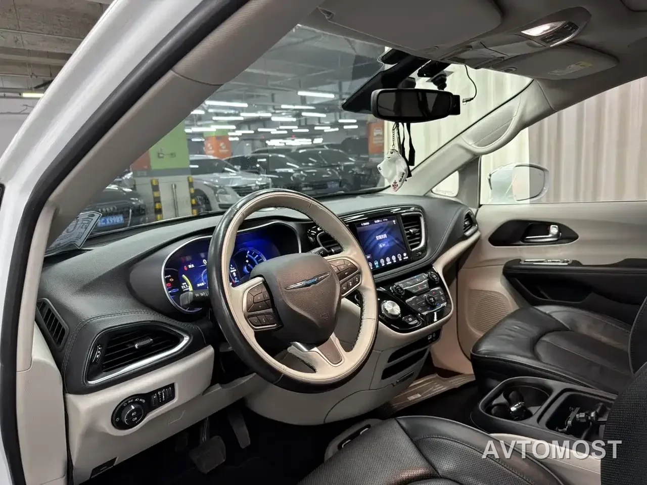 Chrysler Grand Caravan PHEV (Import) 2019 3.6L Plug-in Hybrid — фото 2