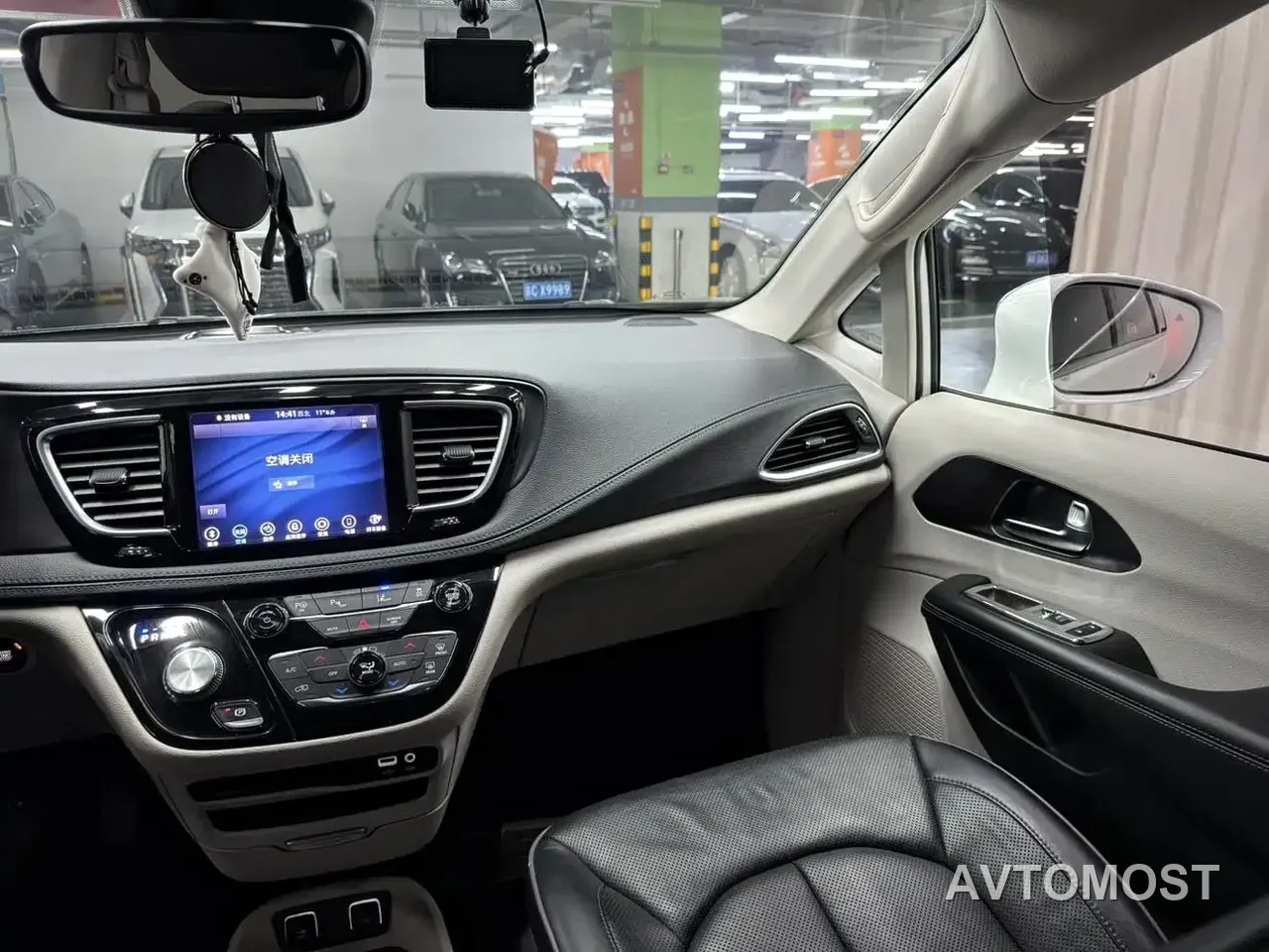 Chrysler Grand Caravan PHEV (Import) 2019 3.6L Plug-in Hybrid — фото 7