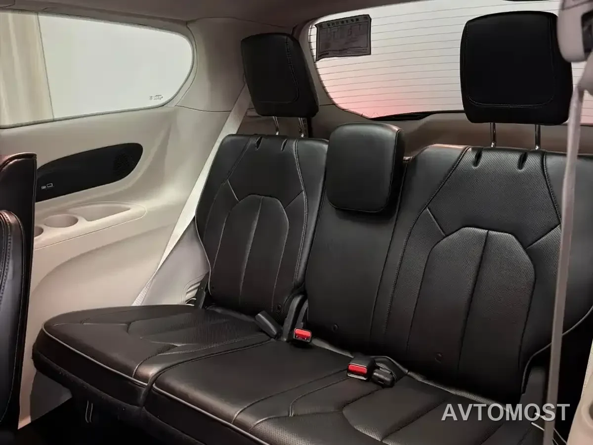 Chrysler Grand Caravan PHEV (Import) 2019 3.6L Plug-in Hybrid — фото 9