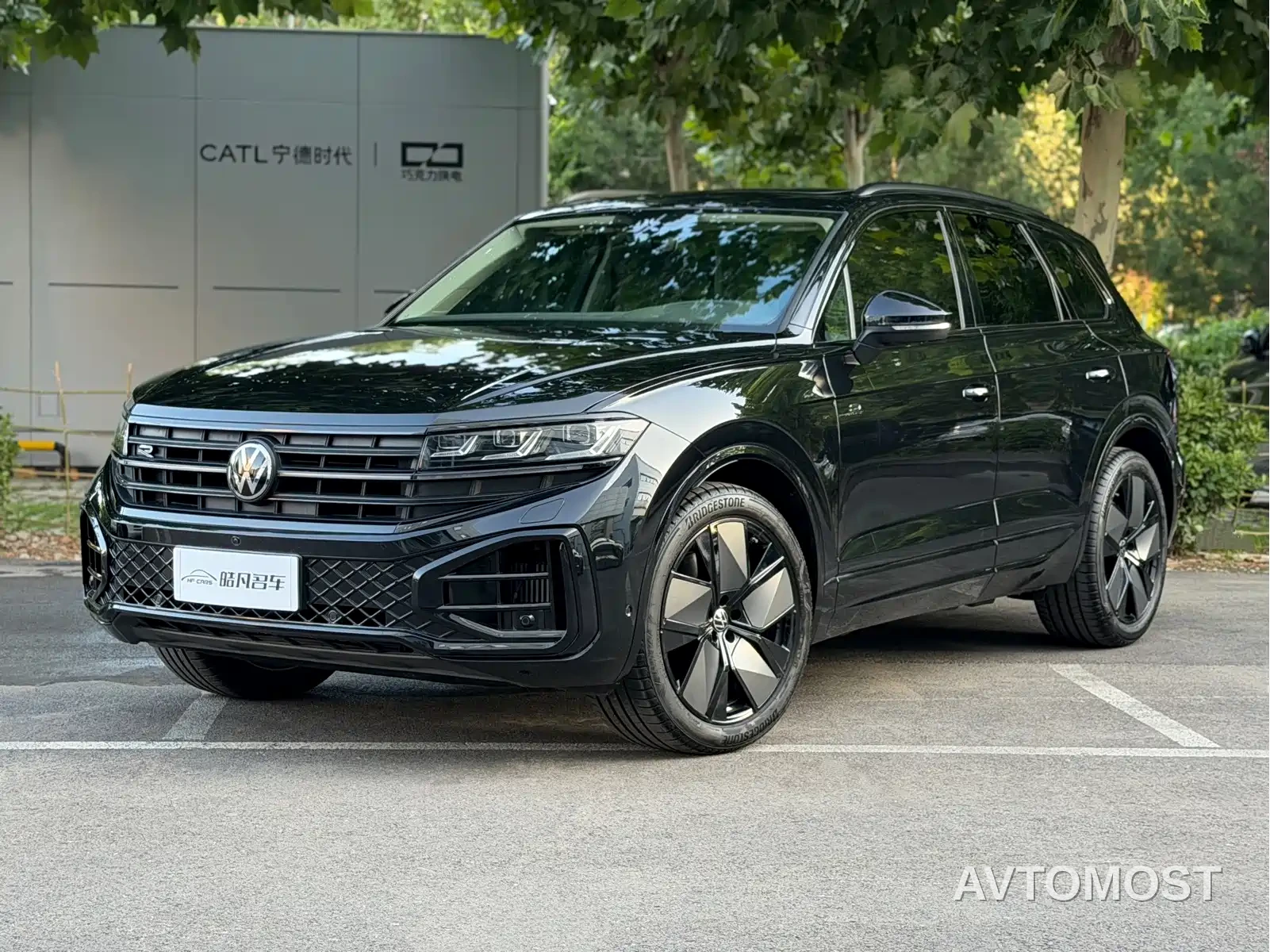 Volkswagen Touareg 2026 3.0TSI R-Line Black Sport Package