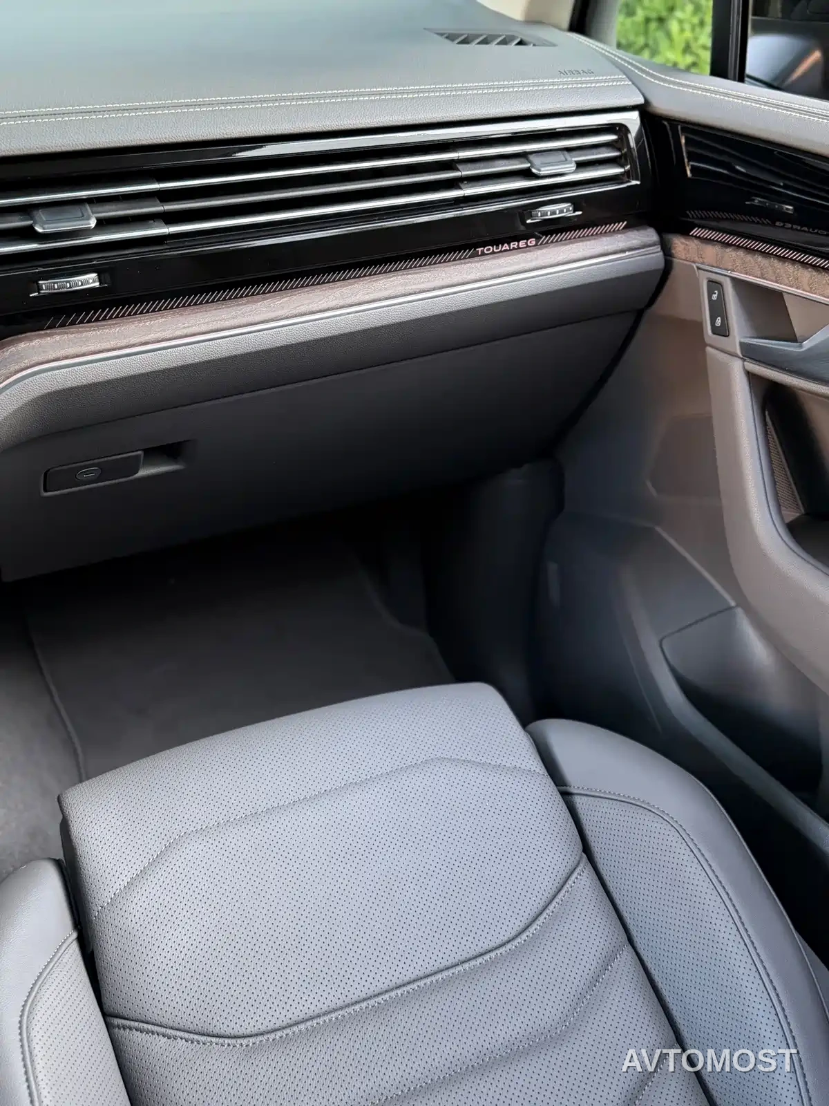 Volkswagen Touareg 2026 3.0TSI R-Line Black Sport Package — фото 15