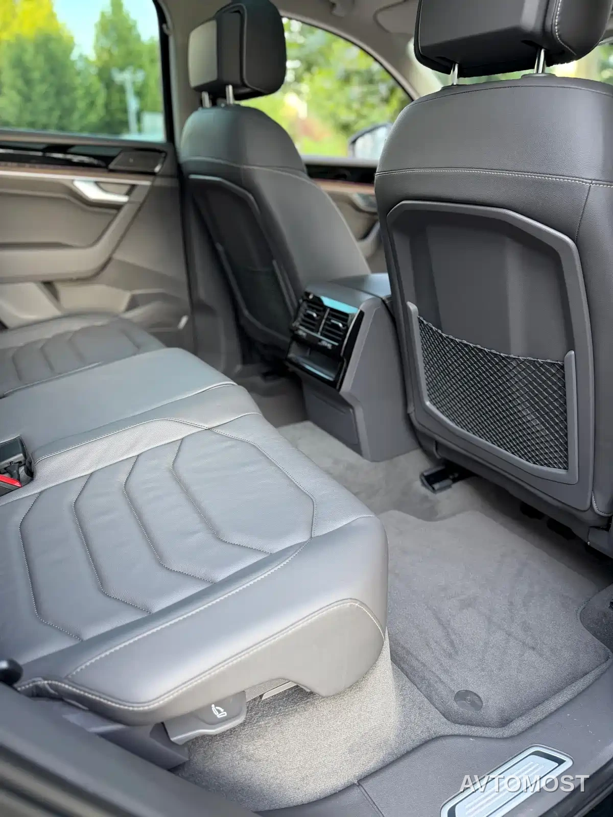 Volkswagen Touareg 2026 3.0TSI R-Line Black Sport Package — фото 18