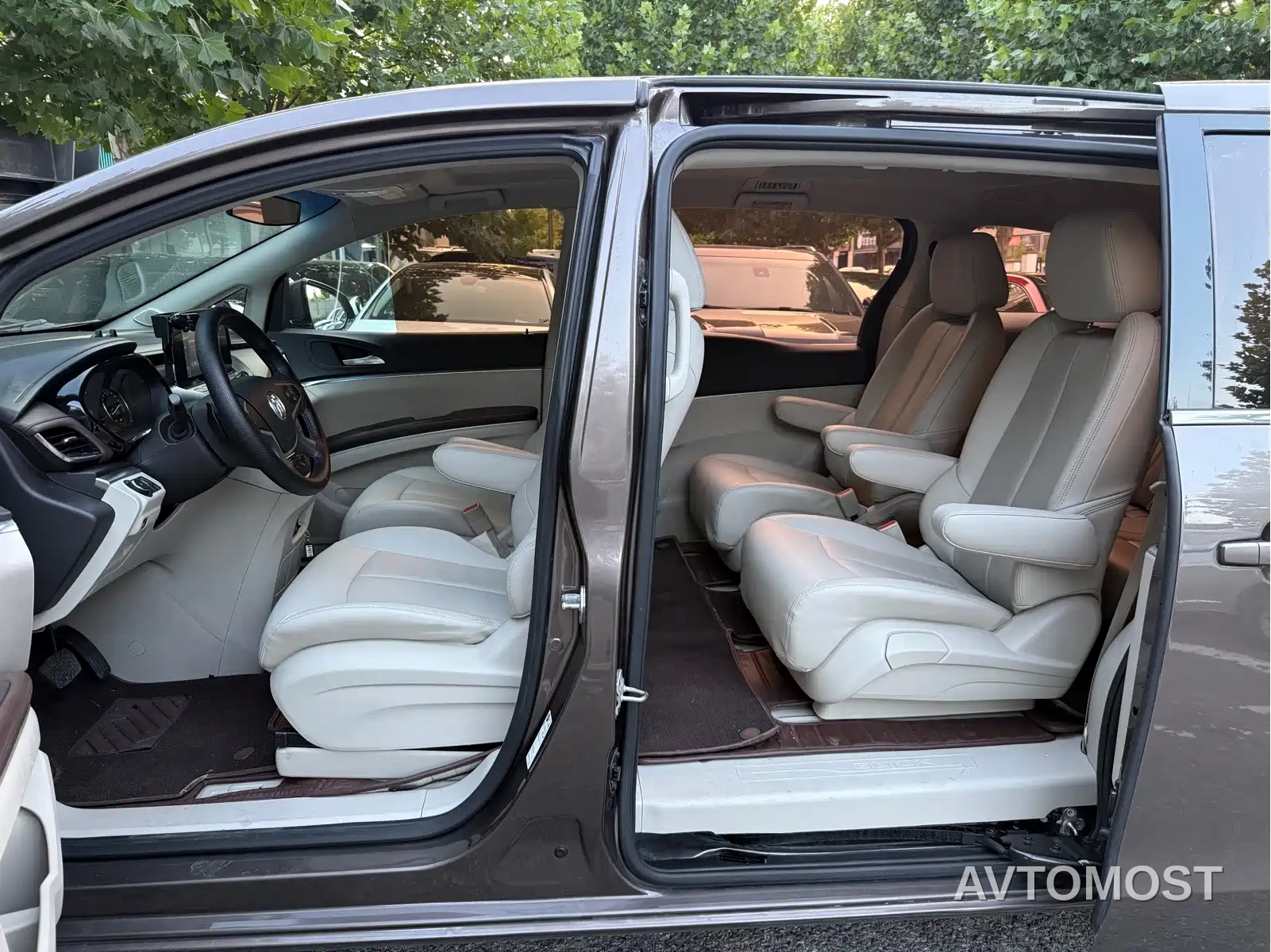 Buick GL8 2021 Land Business Class 652T Luxury — фото 11