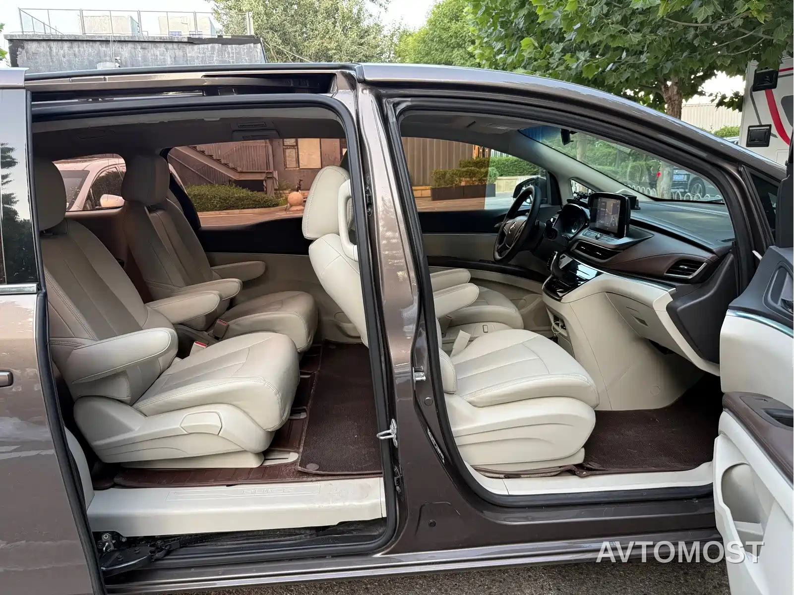 Buick GL8 2021 Land Business Class 652T Luxury — фото 17