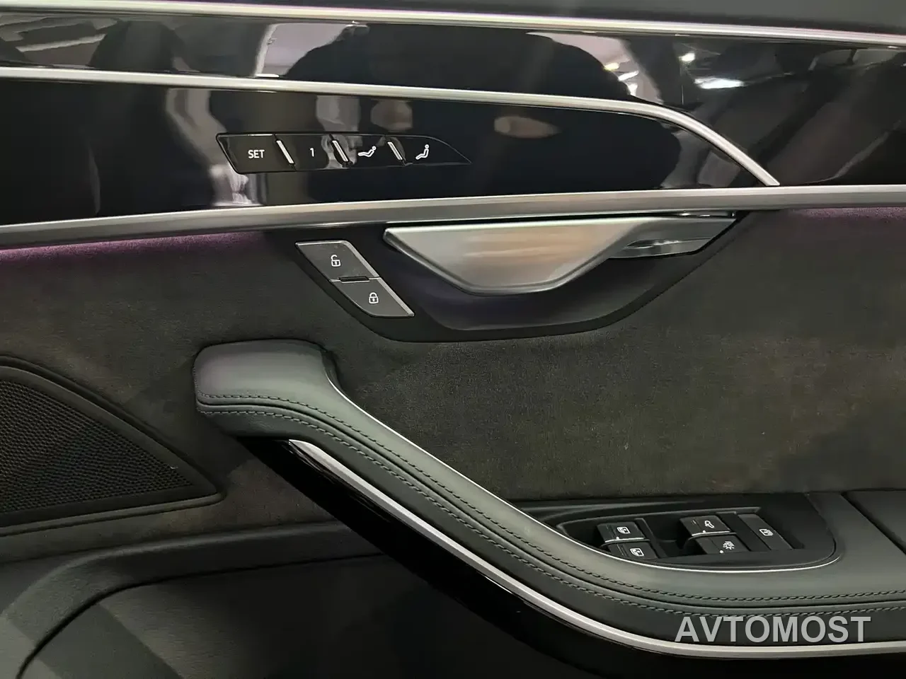 Audi A8 New Energy 2022 A8L 60 TFSIe quattro Collector's Edition — фото 8