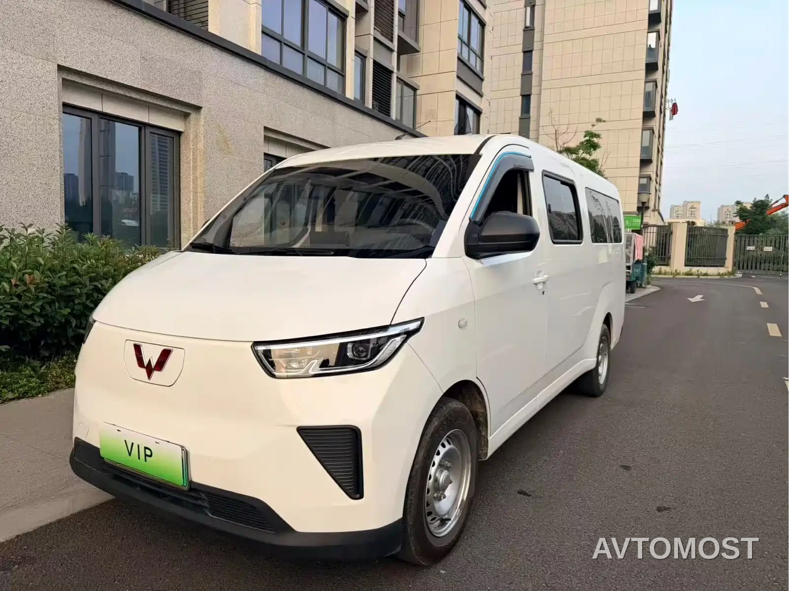 Wuling Yangguang 2024 300km Comfort Passenger Version 60kW — фото 1