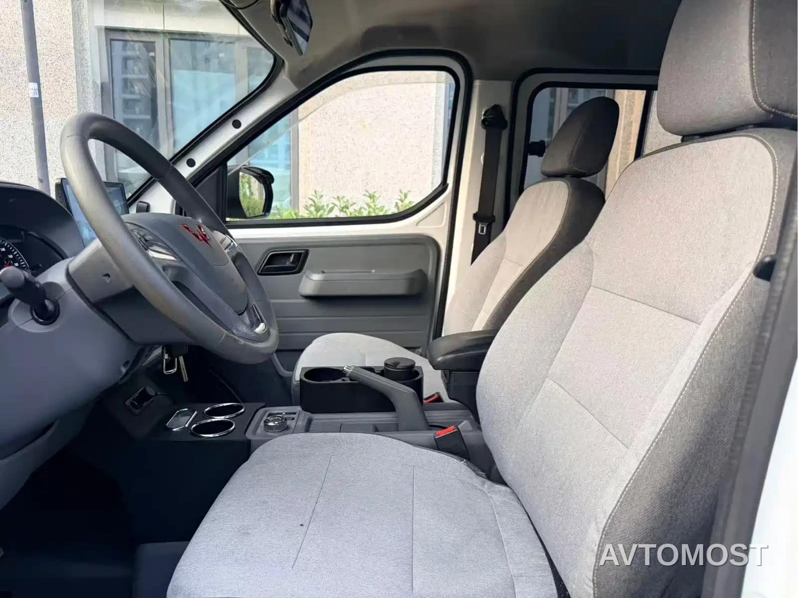 Wuling Yangguang 2024 300km Comfort Passenger Version 60kW — фото 4