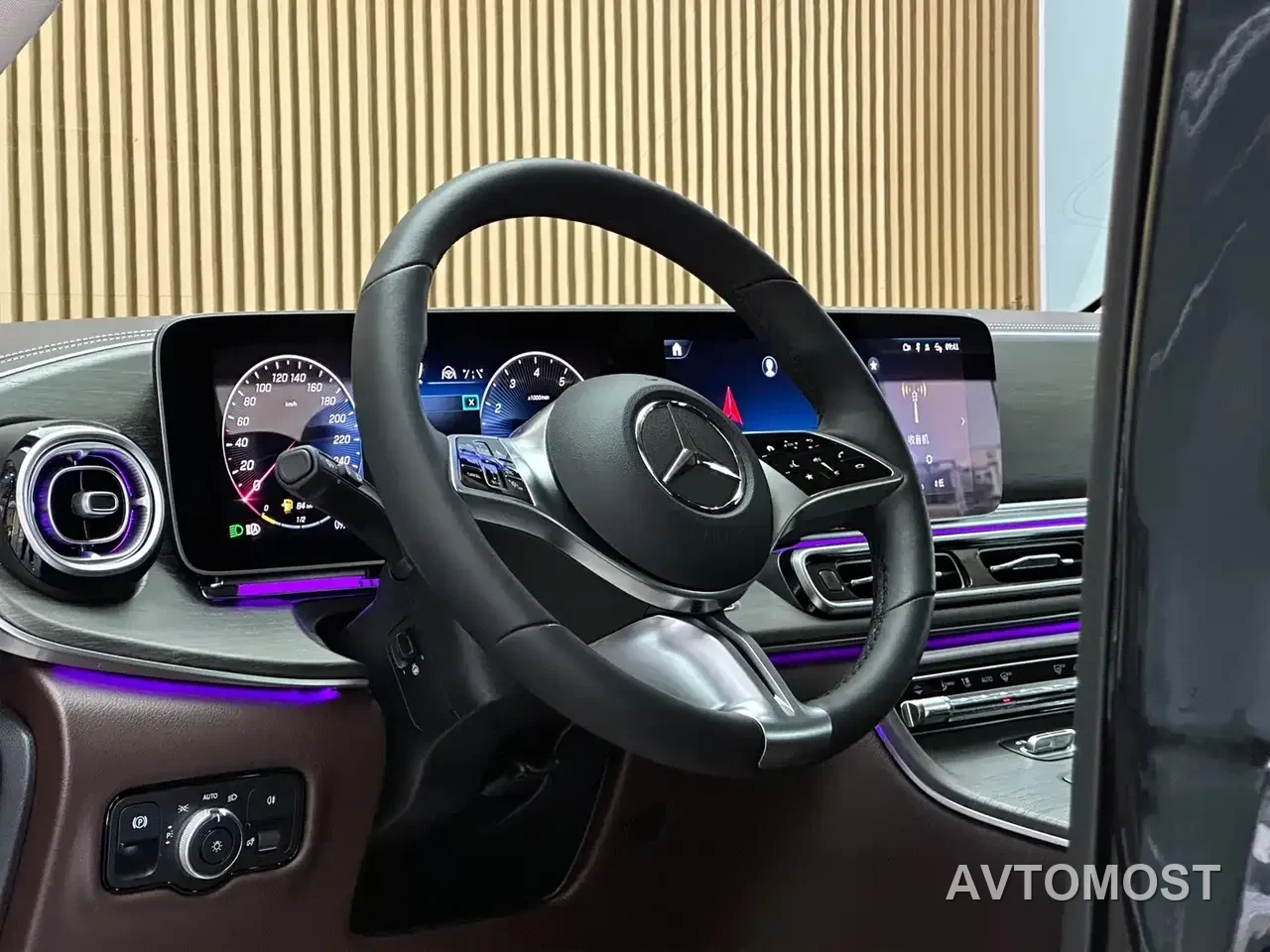 Mercedes-Benz V-Class 2024 V 300 L Long Wheelbase Premium — фото 9