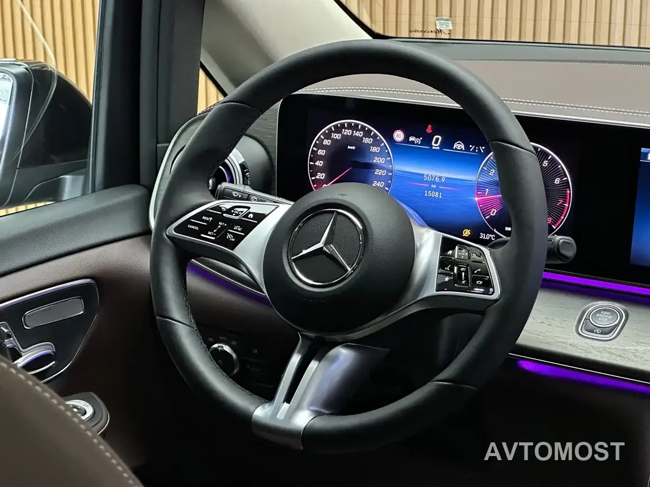 Mercedes-Benz V-Class 2024 V 300 L Long Wheelbase Premium — фото 11