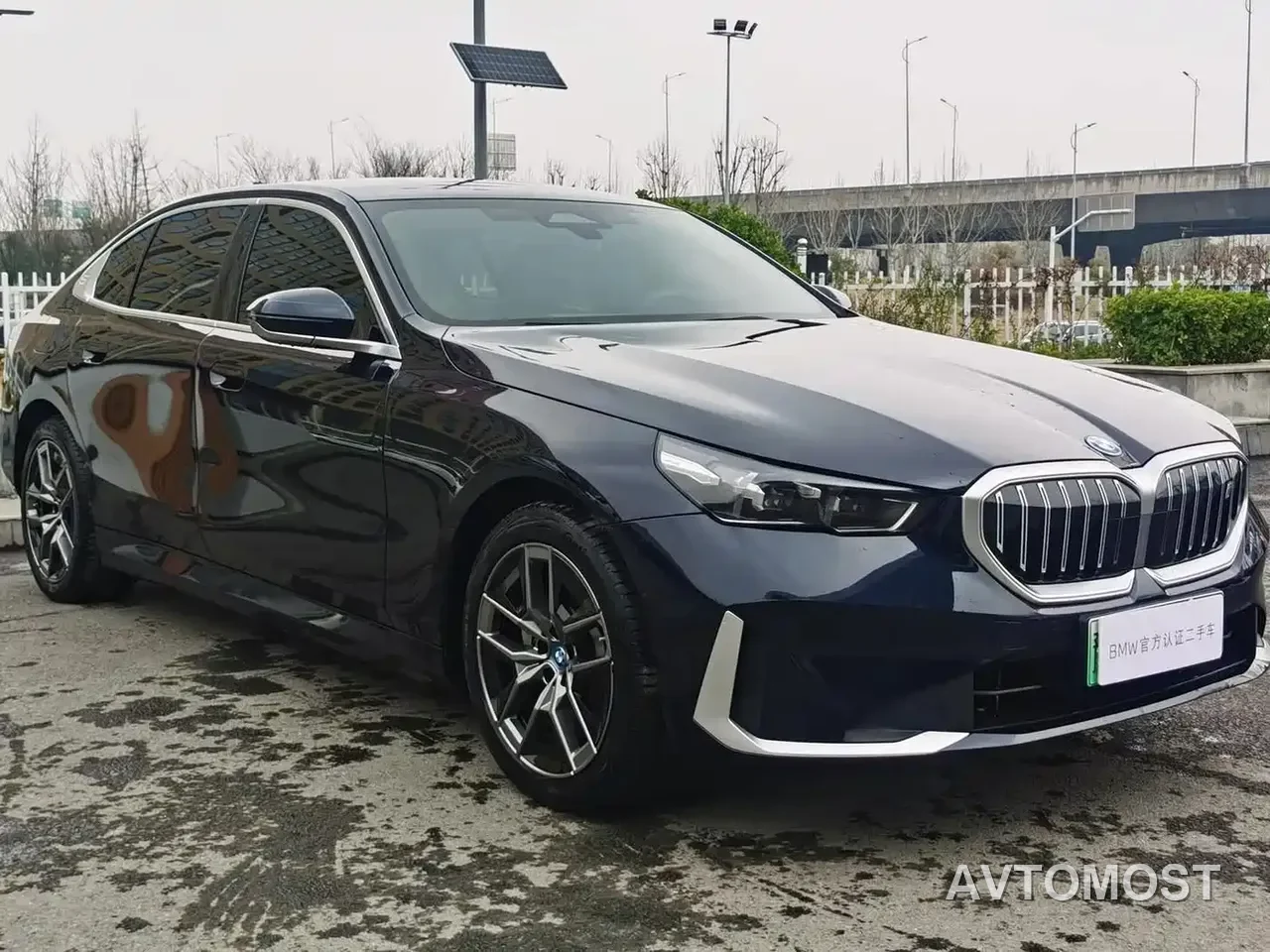 BMW i5 2024 eDrive 35L Luxury Package — фото 2