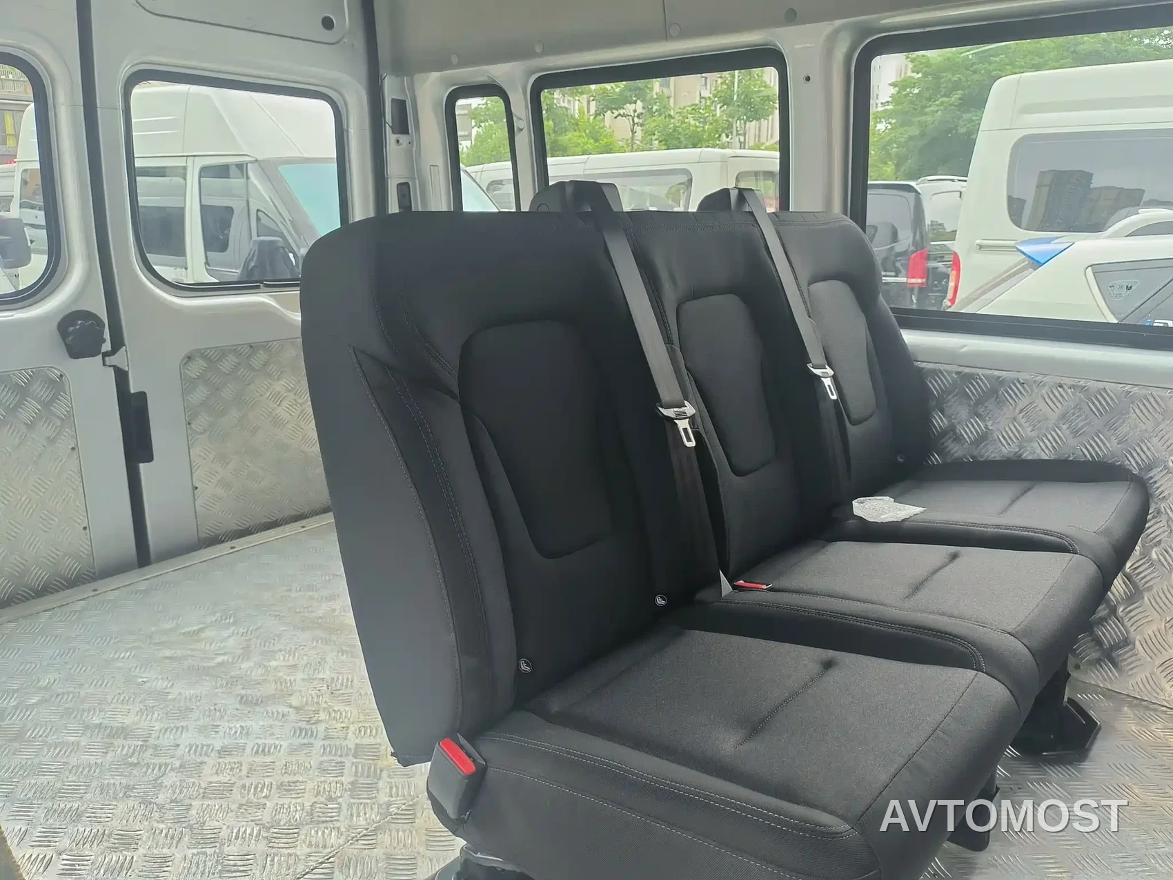 Jiangling JMC Fushun 2022 2.0T Manual Multi-purpose Passenger Vehicle Short Wheelbase Medium-high Roof 6-seater — фото 5