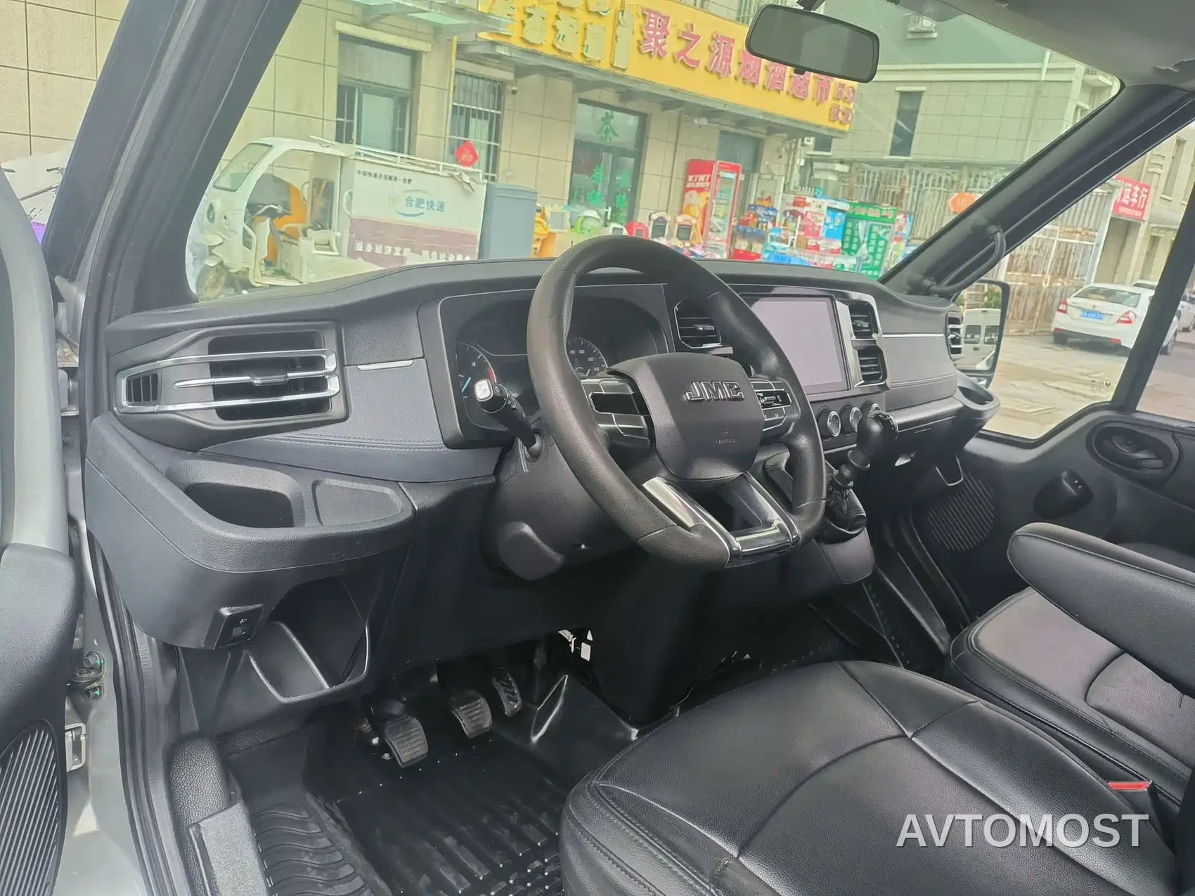 Jiangling JMC Fushun 2022 2.0T Manual Multi-purpose Passenger Vehicle Short Wheelbase Medium-high Roof 6-seater — фото 8