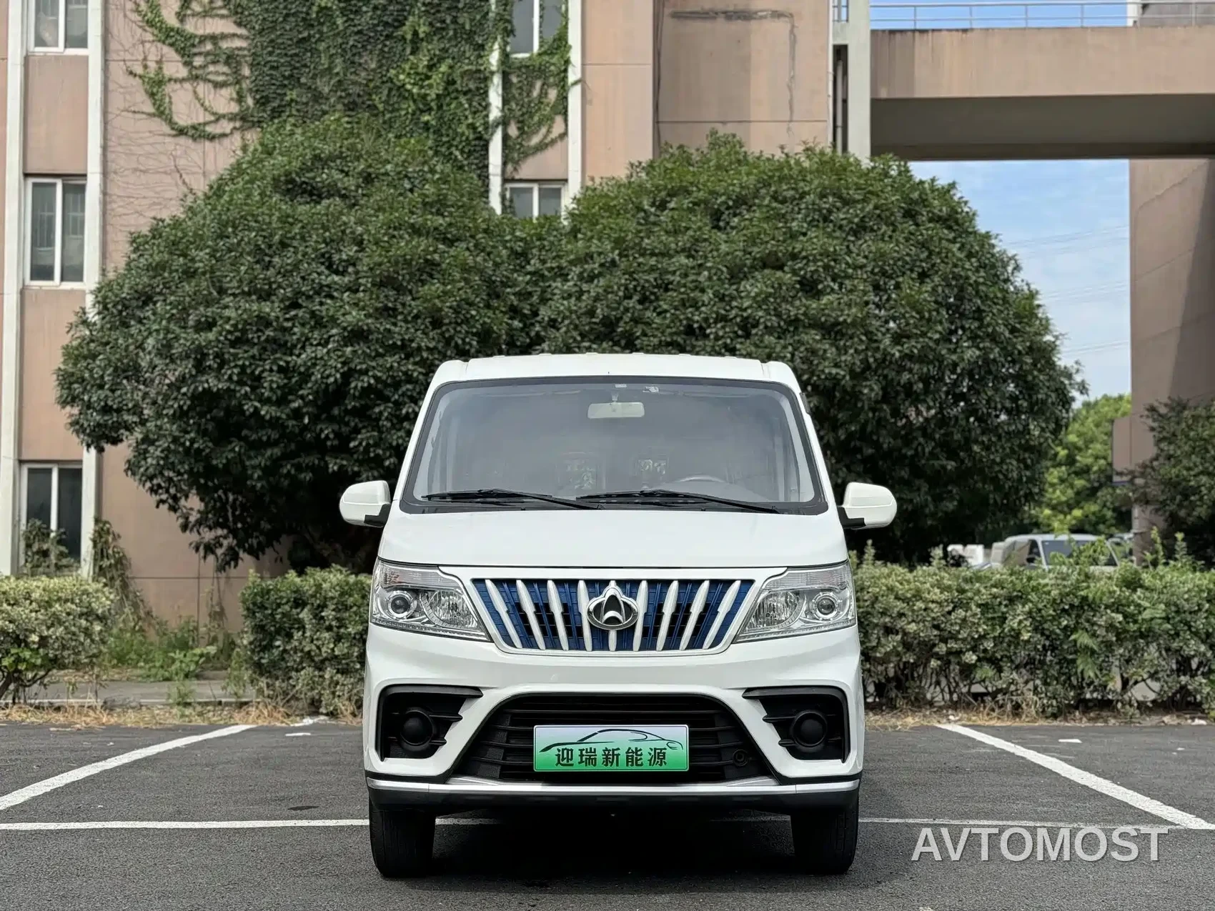 Changan Ruixing EM80 2024 Split-door Comfort 6 Seats 41.86kWh — фото 2